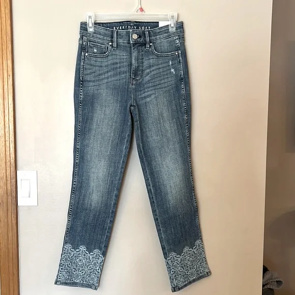 White House Black Market Size 0 Straight Jeans - Picture 1 of 6